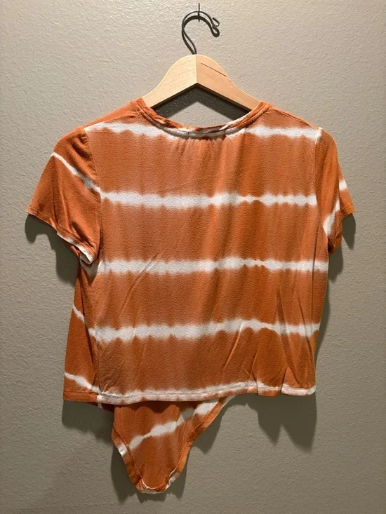 Honey & Sparkle Tie-Dye Asymmetrical Hem Tee Orange White Juniors Size M - Picture 5 of 7